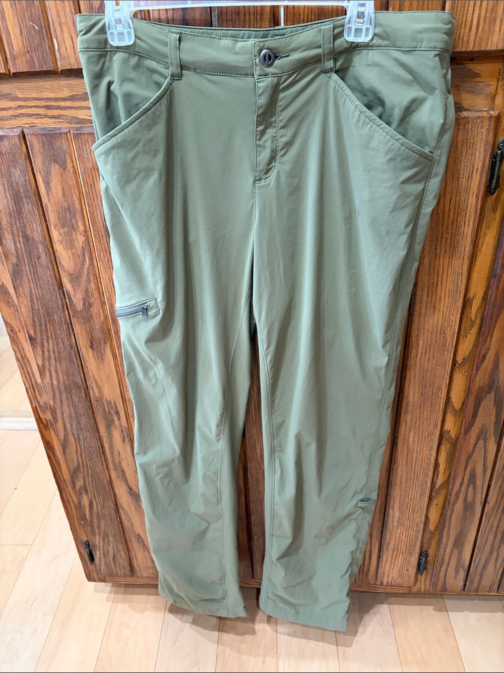 Patagonia Women’s Olive Green Cargo Pants size 12